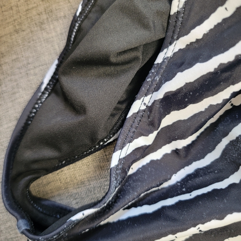Cupshe Little Lady Black & White Striped One Piece Swimsuit M - Picture 7 of 16